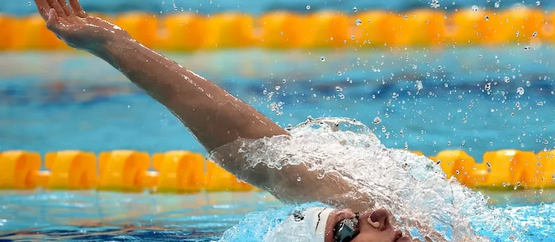 Pieter Coetzé in battle for World Cup glory after 200m backstroke victory