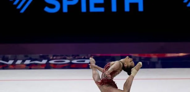 Babi brilha na Alemanha e avança à final do Mundial de Ginástica Rítmica