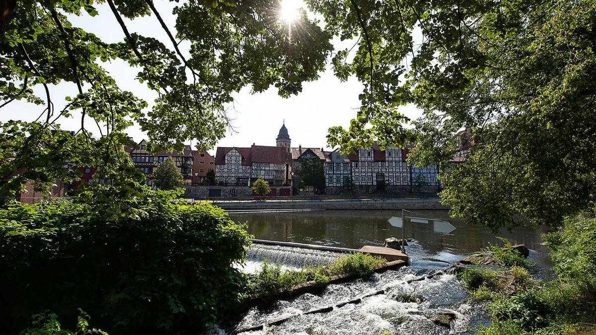 Notfall: Siebenjähriger aus Weser gerettet – Passanten helfen Polizei