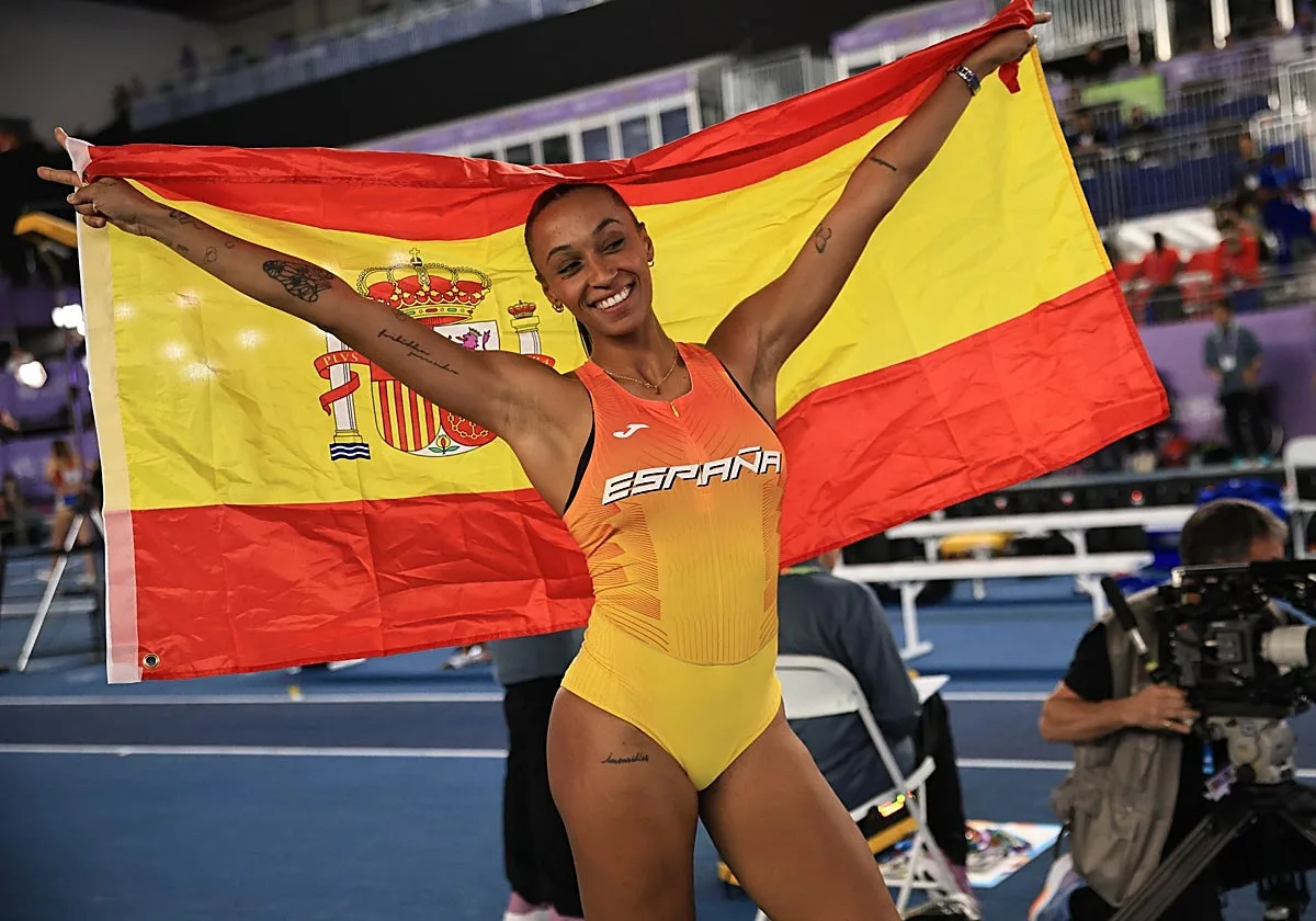 Ana Peleteiro, contra la RFEF: «¿Y si la medida feminista fuera en realidad profundamente machista?»