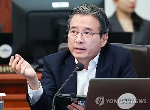 김용범 靑정책실장 사퇴…정부 출범 15개월만에 첫 실장급 교체(종합)