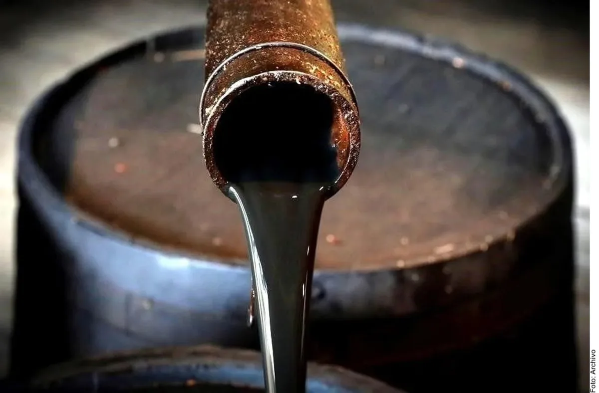 El petróleo Brent baja de 85 dólares por primera vez en dos semanas