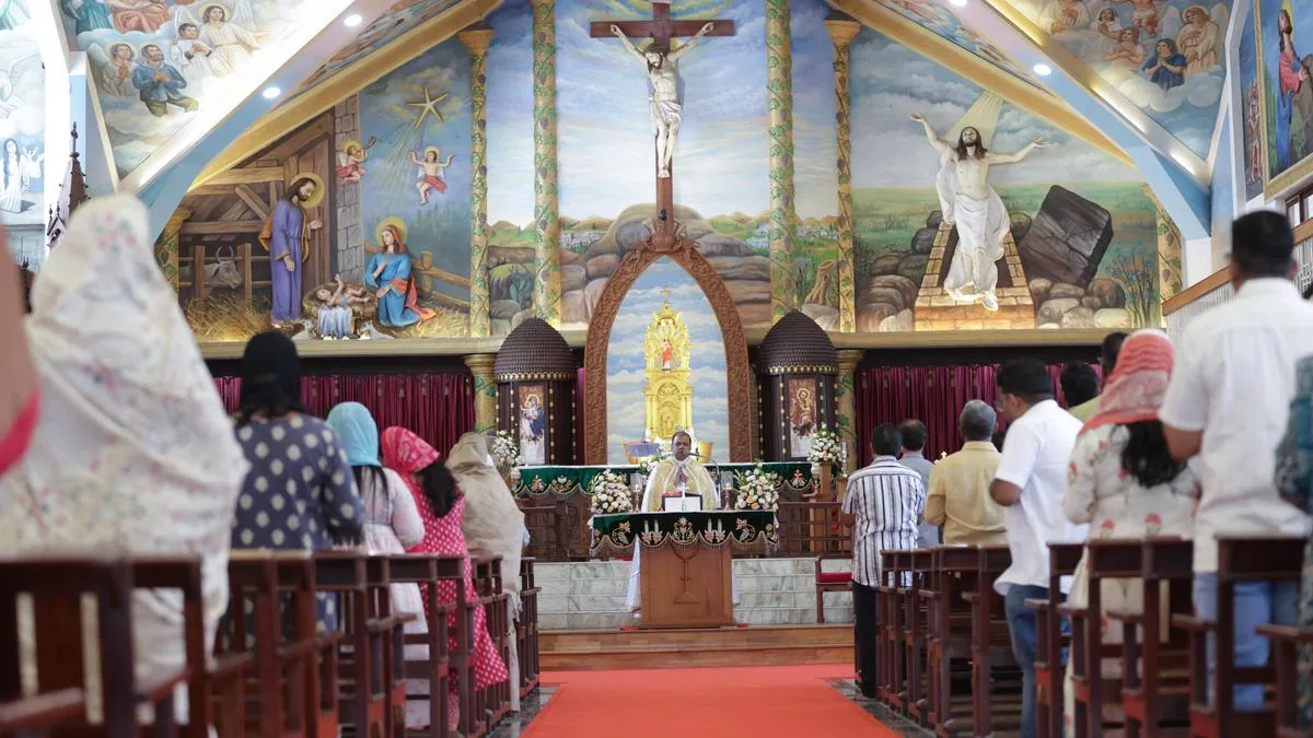 Congregation-facing Mass resumes at St. Mary’s Cathedral Basilica in Kochi