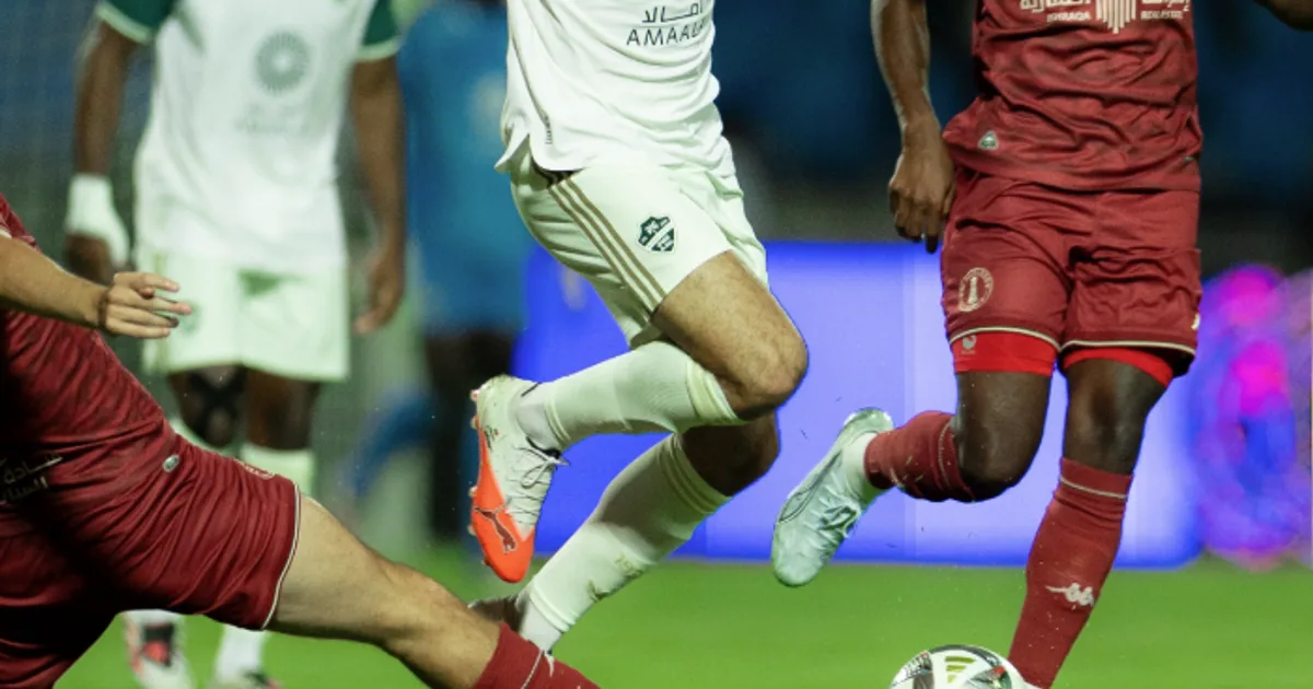 Trincão titular em derrota surprendente do Al Ahli