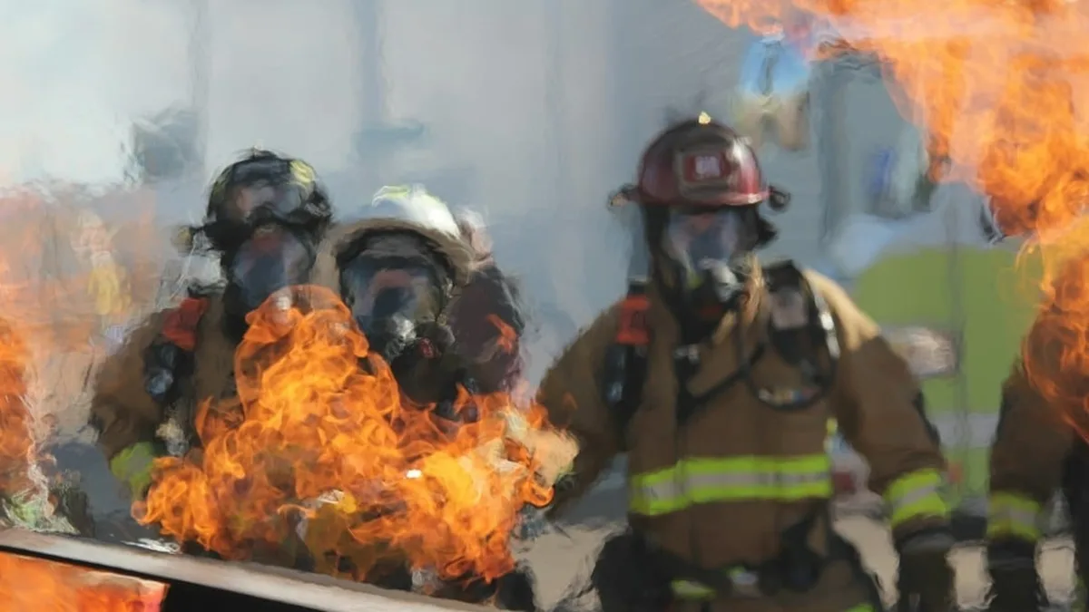 Massive fire breaks out at Los Angeles three-story apartment building, mass evacuation underway