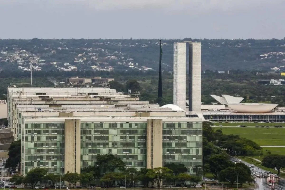 Governo federal limita reajuste de servidores em 2027 com gatilho fiscal