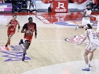 « Chalon avait plus envie de gagner que nous » : Mohamed Diarra réagit à la défaite de Cholet Basket à la Meilleraie