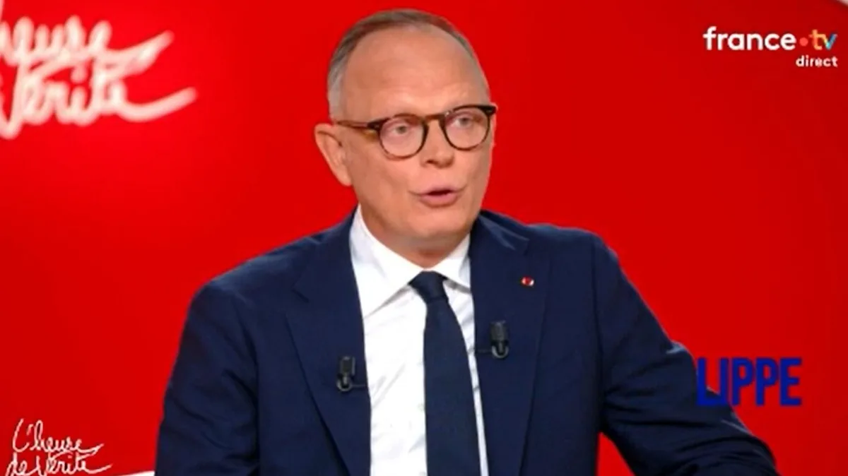 Présidentielle 2027 : retraites, pouvoir d'achat, dette, guerre en Ukraine... Edouard Philippe est l'invité de "L'Heure de vérité" sur France 2 à partir de 20h40, regardez l'émission avec nous