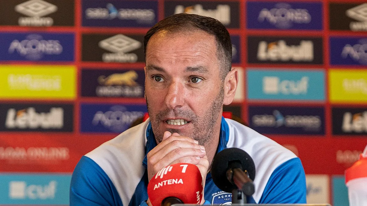 Santa Clara: Petit desconfia do Famalicão