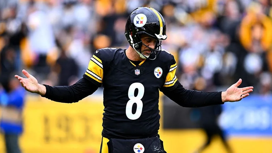 Aaron Rodgers defies Father Time with another three-touchdown performance in Steelers’ win