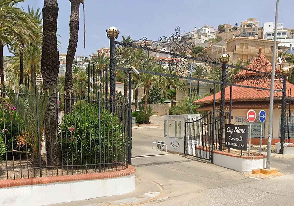 Hallan los cadáveres de una pareja irlandesa desnudos junto al jacuzzi en un chalé de Cullera