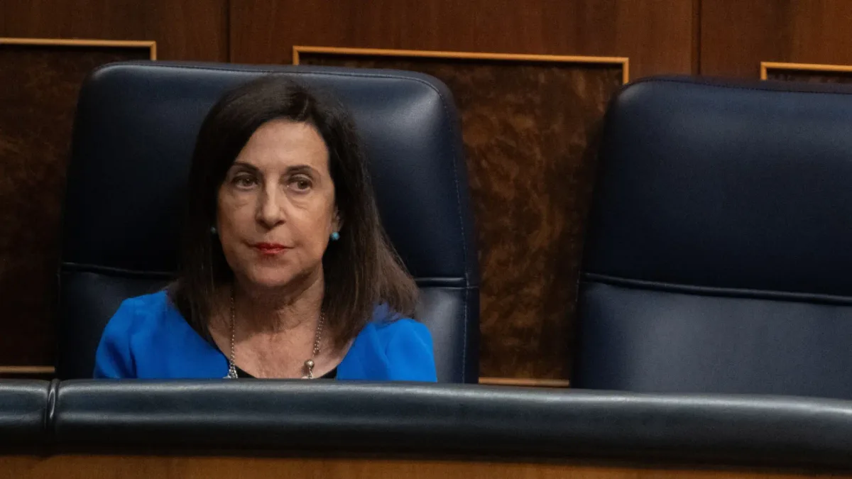 Robles, verso suelto del Gobierno, logra convertirse en la ministra de Defensa más longeva de la democracia
