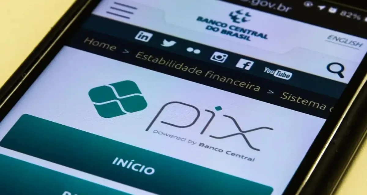 Pix fora do ar? Clientes de bancos relatam instabilidade neste domingo (23); veja