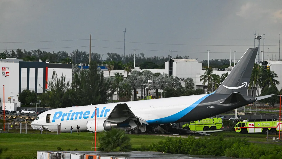 Cinq morts à Miami après l’accident d’un avion-cargo d’Amazon, sorti de piste