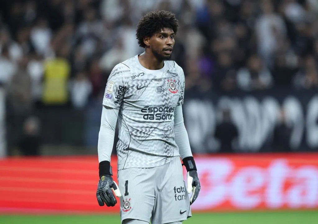 Palmeiras atropela Corinthians e Hugo Souza pede desculpas aos torcedores