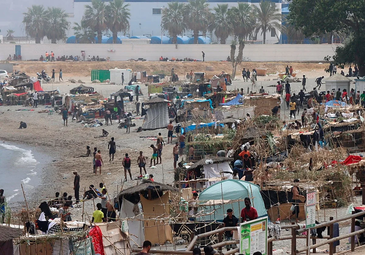 El CNI revela que Marruecos era consciente de una «situación anómala» antes de la invasión de Ceuta y que no actuó de forma contundente
