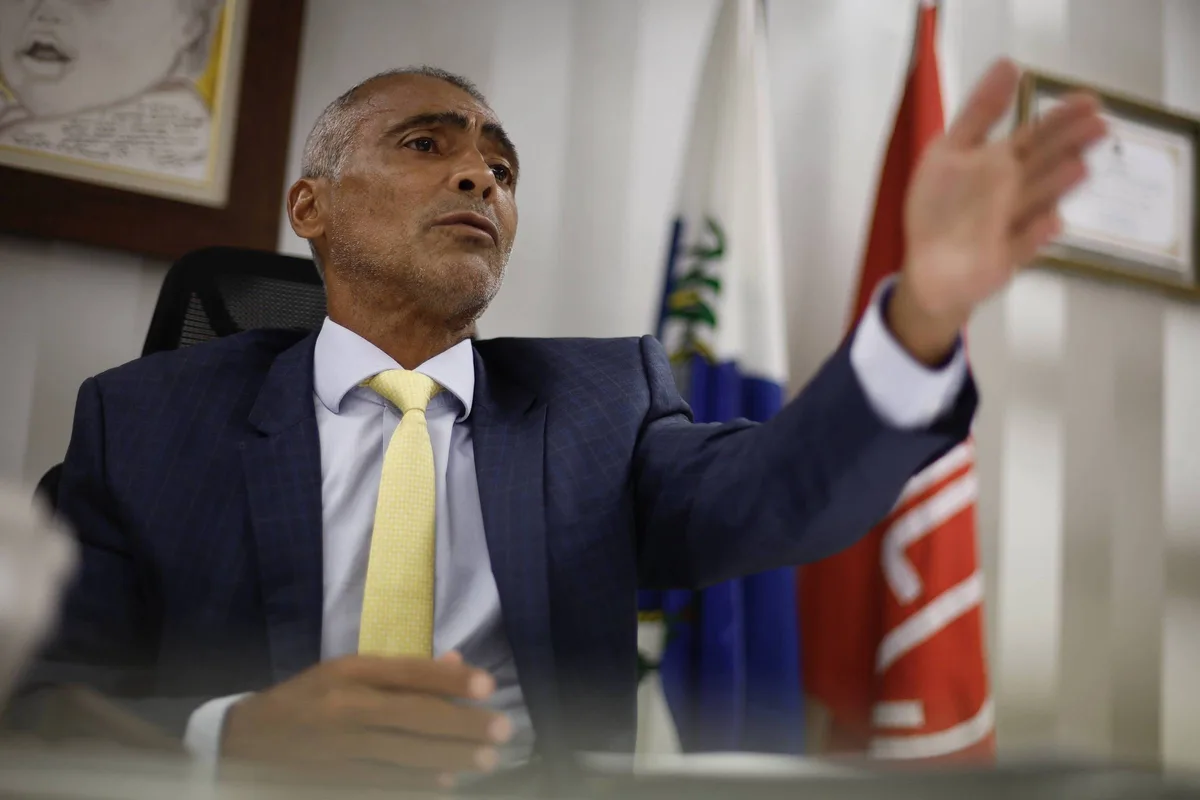 Fora do PL, Romário confirma presença em carreata de Eduardo Paes no Rio