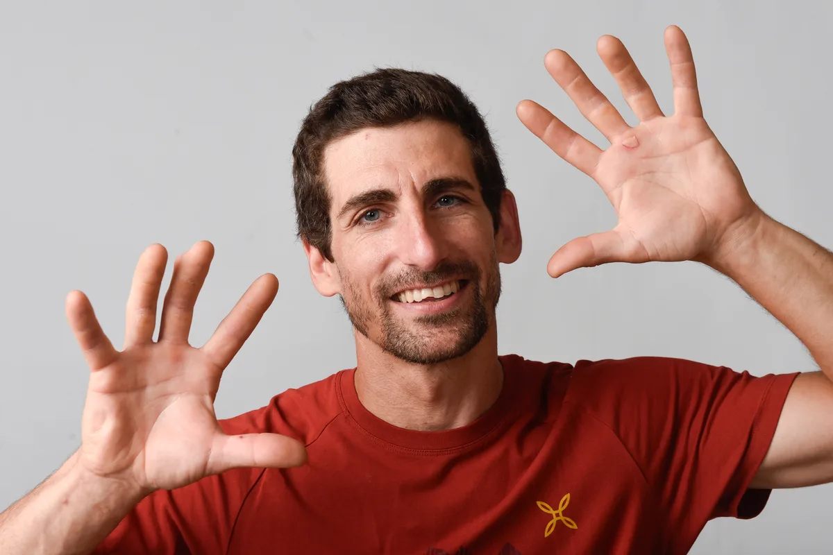 Rubén Sanmartín, de la primera cordada española con un Piolet d'Or: "No voy a la montaña a jugar, salgo de casa pensando en volver"
