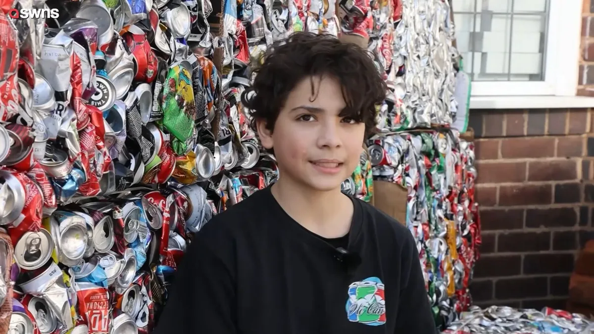 Un niño recolecta 1,5 millones de latas a ‘media jornada’ y dona los 21.000 euros a la mejor de las causas: “Me encanta lo que hago”