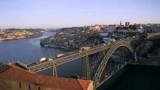 Criança de 12 anos morre no rio Douro em Vila Nova de Gaia