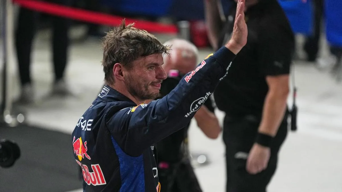 Max doubles up as Piastri suffers more woe in Singapore