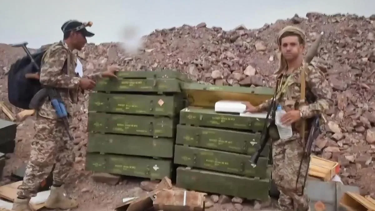 Road to key Yemeni city reopens after Houthis advance