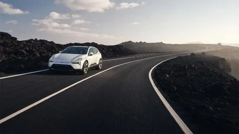 El nuevo Polestar 4 SUV lo quiere todo sin perder músculo: espacio para la familia, 630 km de autonomía y hasta 544 CV