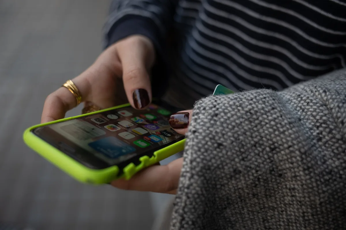 10 usos para un smartphone viejo: desde cámara de seguridad hasta control remoto para TV