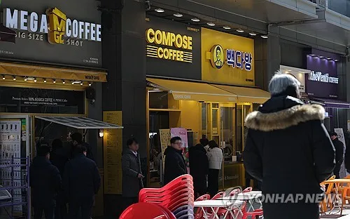 저가커피 공세 속에…본사 매출 464% 뛸 때 점주는 10% 늘어