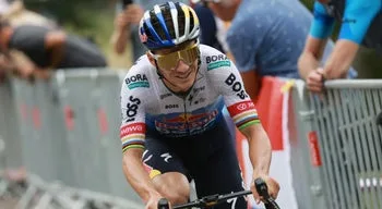 Ciclismo/Mundiais. Evenepoel faz história `condenando` novamente Ganna