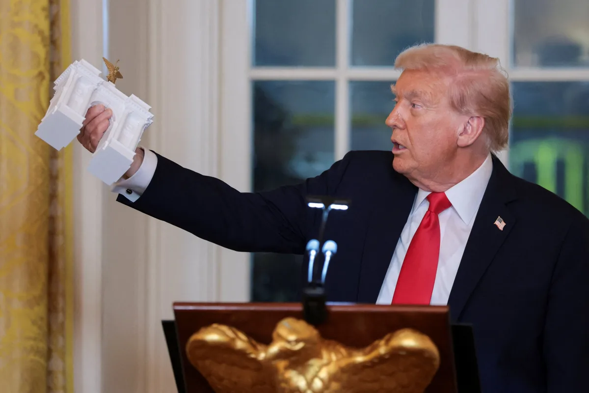La FAA concluye que el arco propuesto por Trump no representa un peligro para los vuelos en Washington