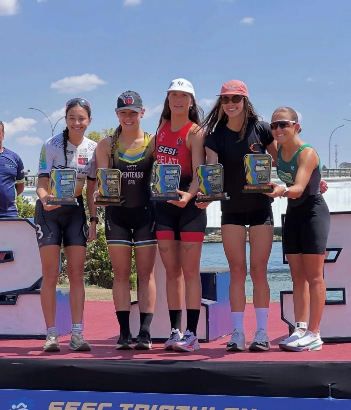Atleta de SC é campeã brasileira de triatlo standard em Brasília e sonha com Olimpíadas
