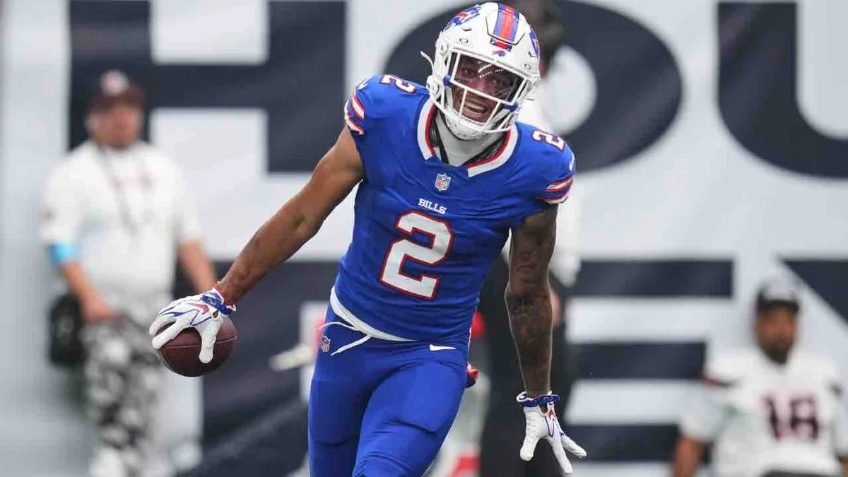 Bills’ DJ Moore makes contested catch over Texans’ Blankenship for TD