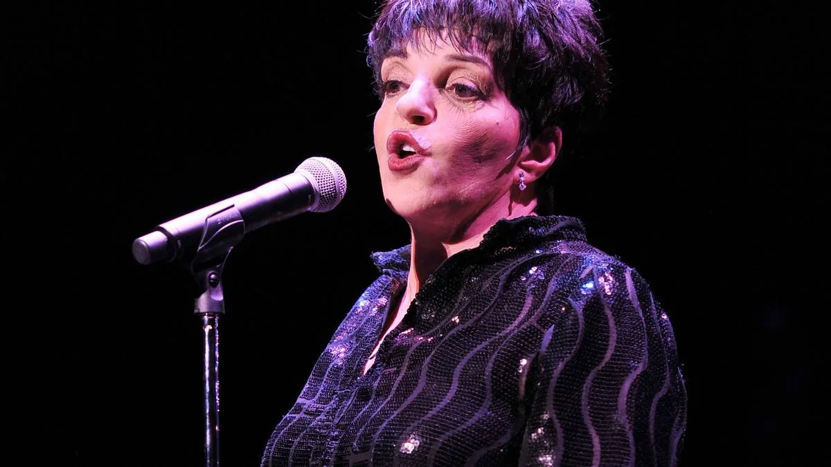 Liza Minnelli struggling to find words after Dolly Parton's death