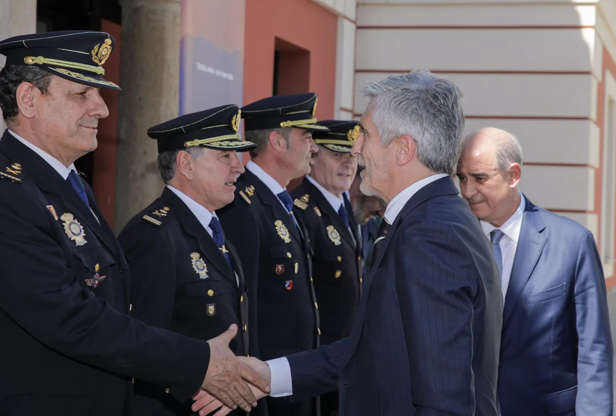 Marlaska exige al director de la Policía que aclare si el cuerpo tiene información de que Marruecos estuvo tras el asalto masivo a Ceuta