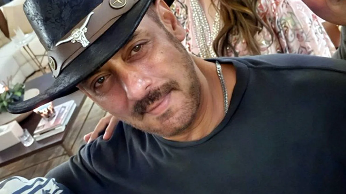 Salman attends David Dhawan's 75th b'day bash - PICS