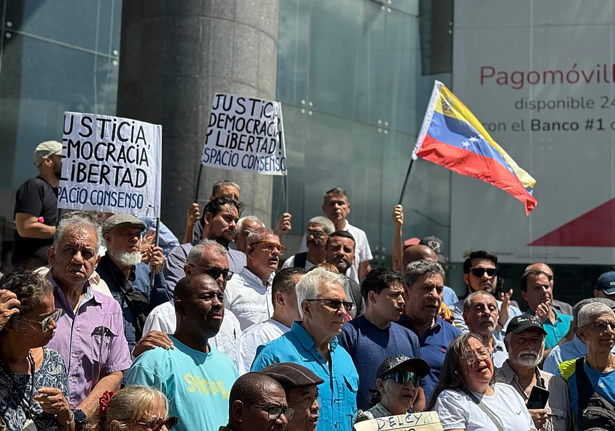 Los venezolanos protestan ante la legitimación internacional de Delcy: «No la elegimos y no nos representa»