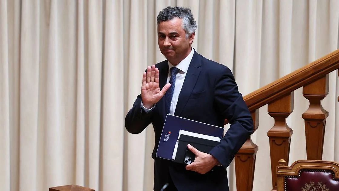 PISA: atual e ex-ministro da Educação chamados ao Parlamento com caráter de urgência