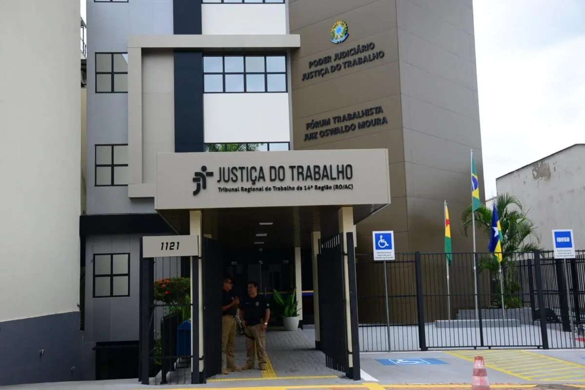 TRT-14 transfere feriado do Dia do Servidor Público para 30 de outubro