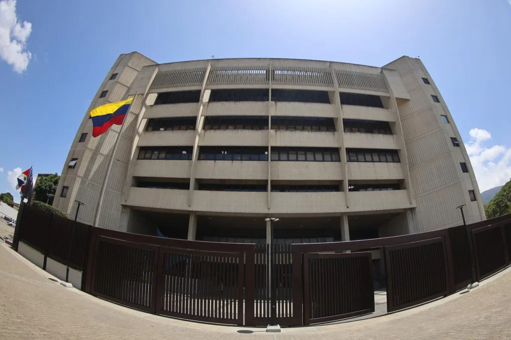 Más de 100 personas se postulan para participar en la renovación del TSJ