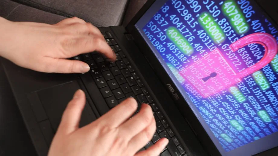 "Quelques centaines de milliers d'usagers" concernés : ce que l'on sait sur le piratage du portail des impôts