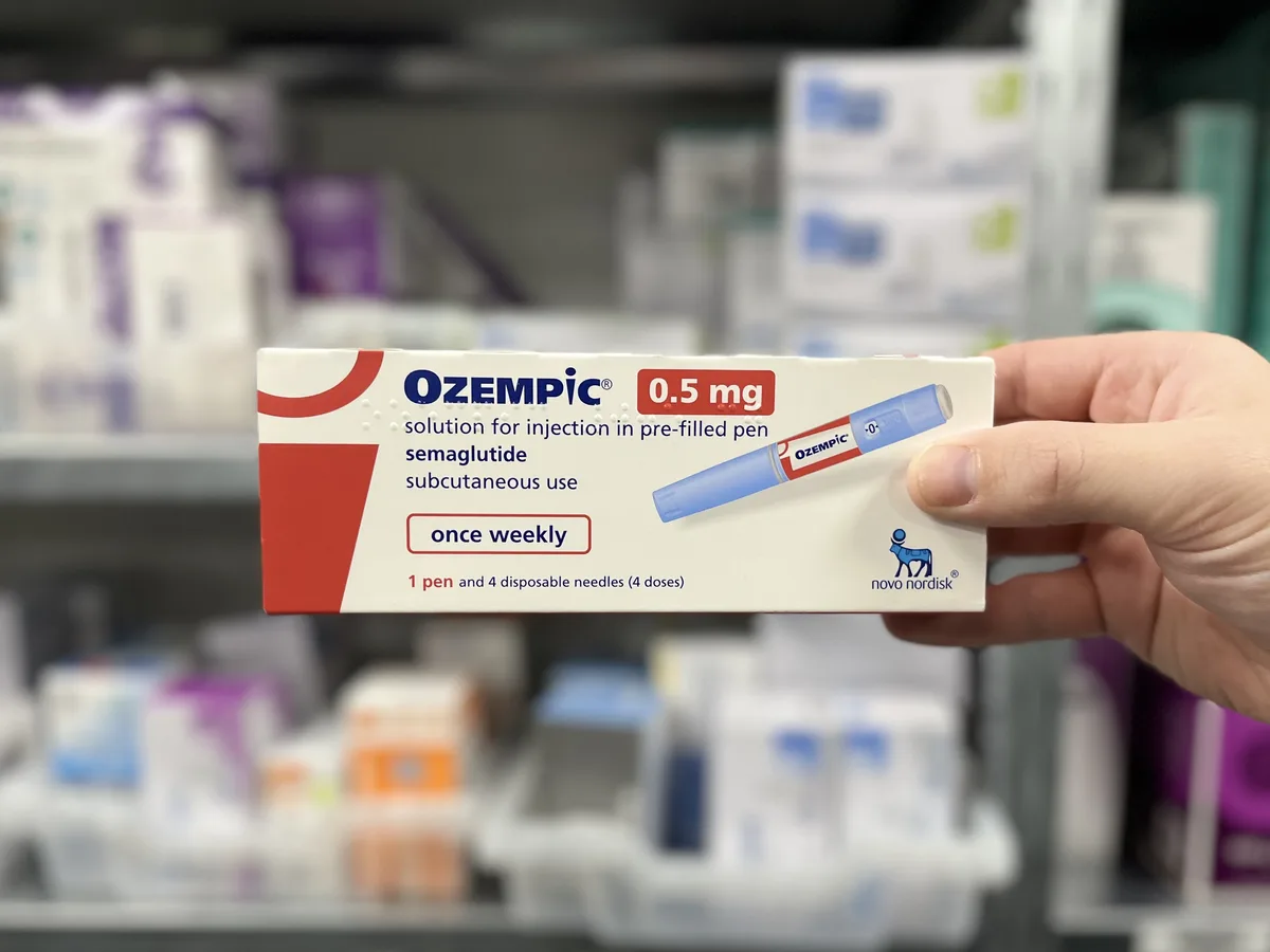 Estudo associa Ozempic e Wegovy a alterações inesperadas nas unhas e cabelos