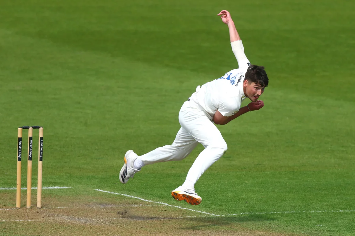 Henry Crocombe hat-trick hits Somerset's title hopes