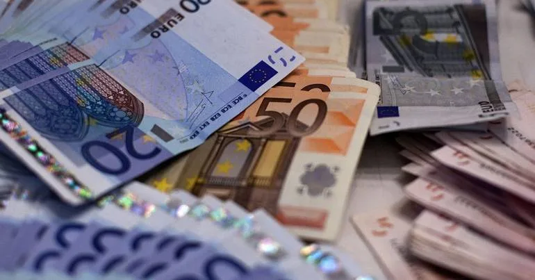 Dívida sobe para 894 mil milhões no primeiro semestre