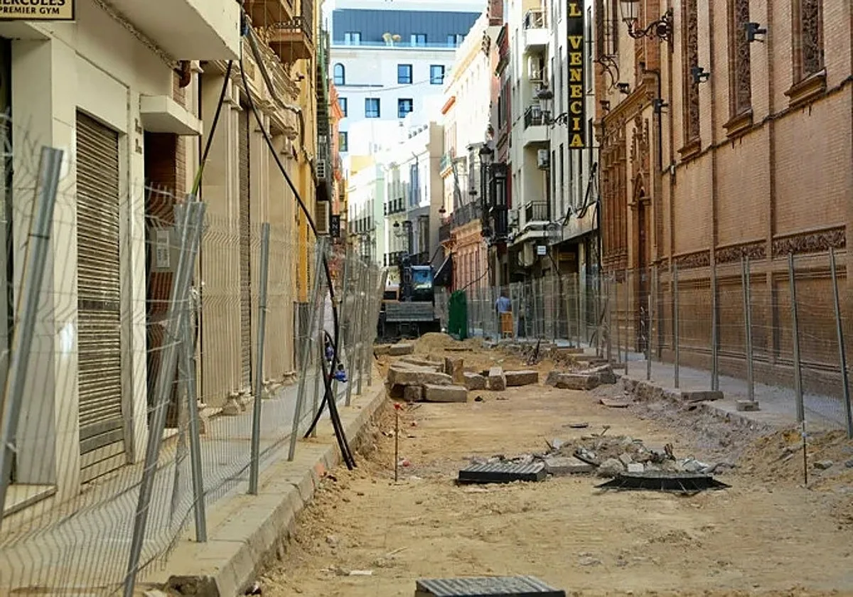La calle Trajano se cierra totalmente al tráfico desde el próximo 12 de octubre