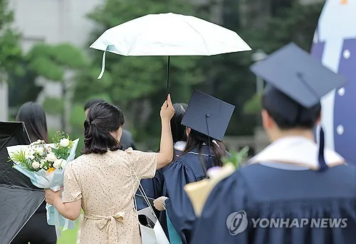 주말에도 체감 최고 35도 안팎 무더위 충청 이남 중심 이어져