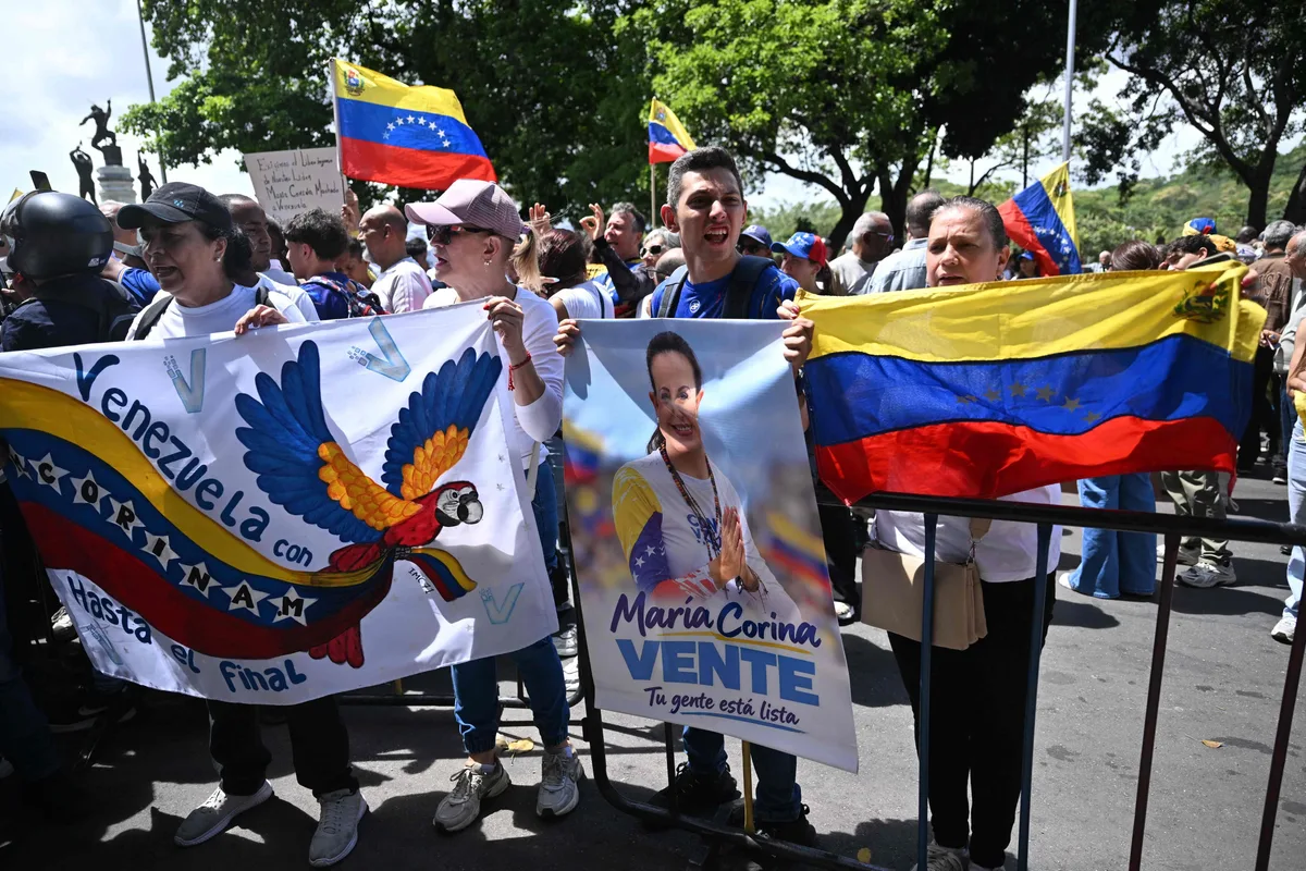 María Corina Machado denuncia que EE.UU. la excluye de la transición en Venezuela y propone un “Gran Acuerdo Nacional”
