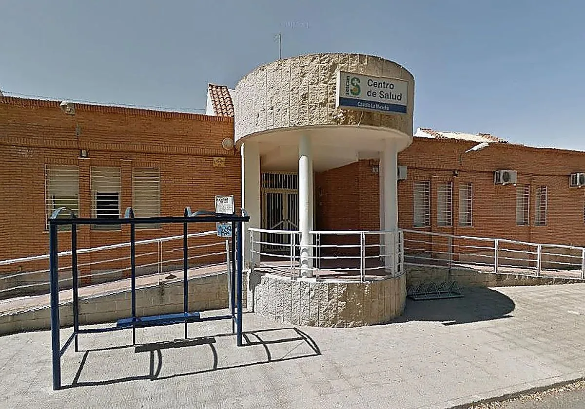 Un hombre que ya protagonizó episodios violentos amenaza al vigilante del centro de salud de Tomelloso