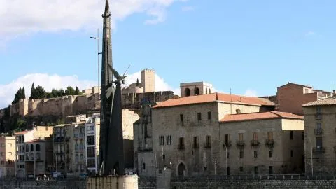 La nueva ley de memoria democrática catalana obliga a quitar todos los símbolos franquistas y establece multas de hasta 150.000 euros