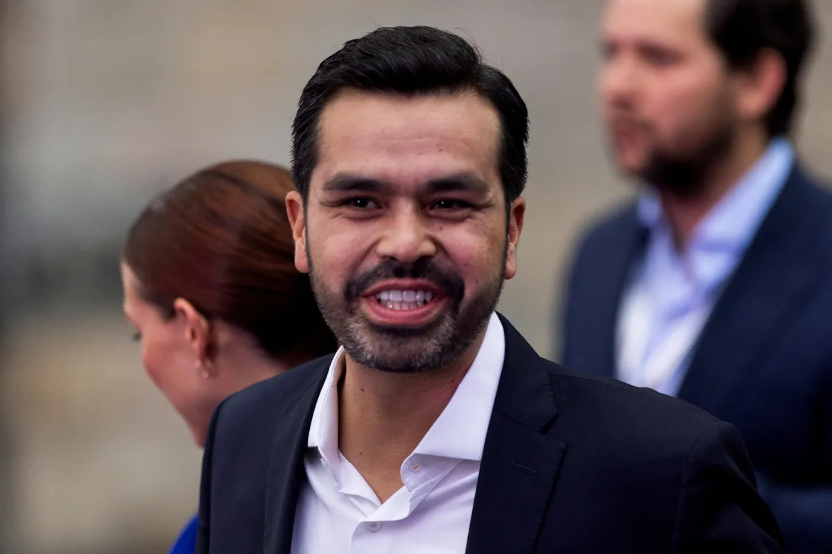 Máynez arremete contra fallo de la Corte sobre candidaturas independientes y defiende a Grecia Quiroz